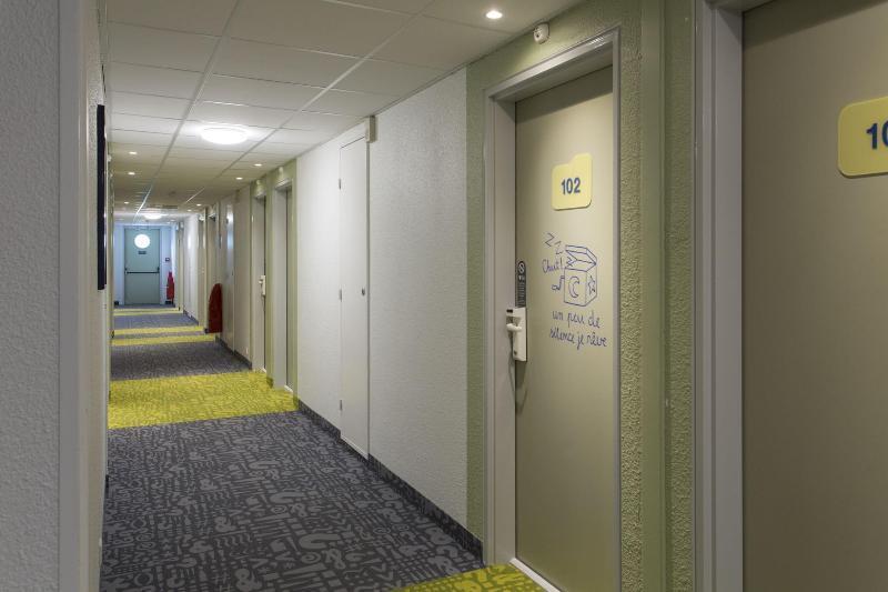 Ibis Budget Senlis Bagian luar foto