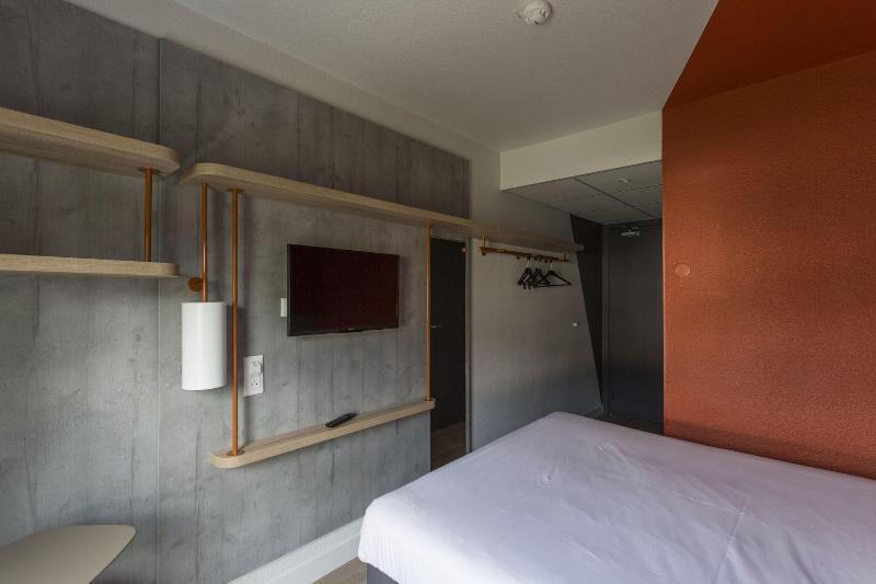 Ibis Budget Senlis Bagian luar foto