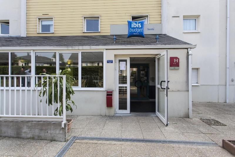 Ibis Budget Senlis Bagian luar foto