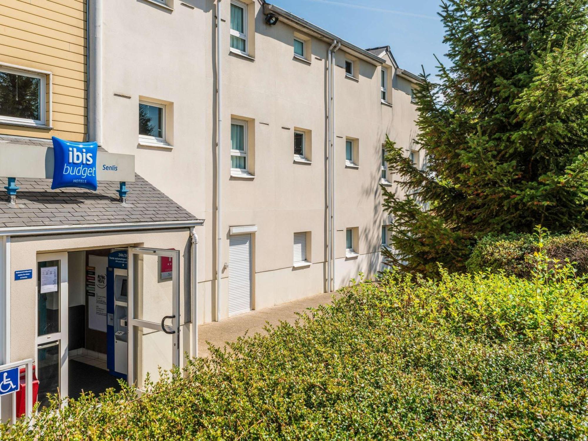 Ibis Budget Senlis Bagian luar foto