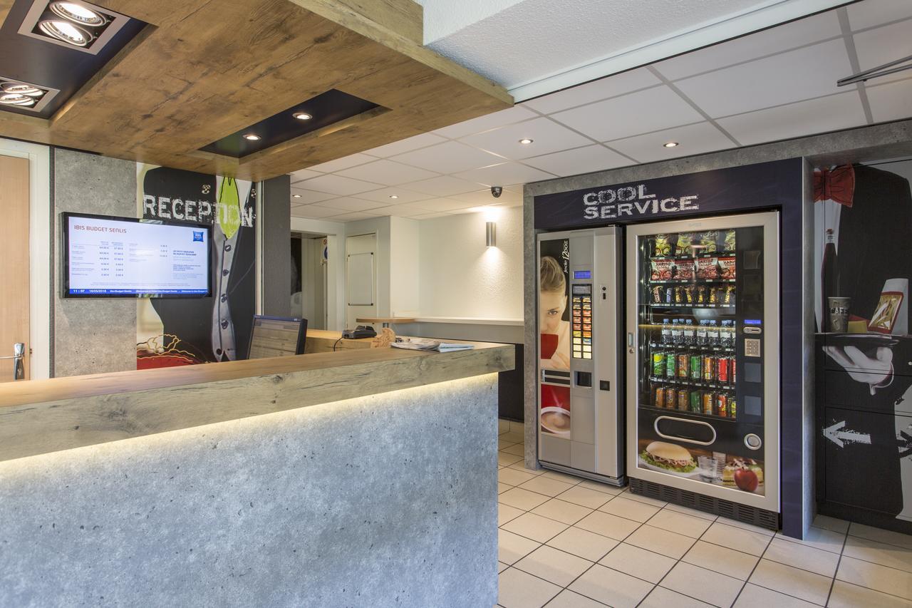 Ibis Budget Senlis Bagian luar foto